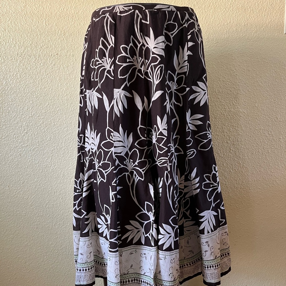 JM Collection Brown and Cream Floral Printed Midi Below-the-knee Skirt Size 8